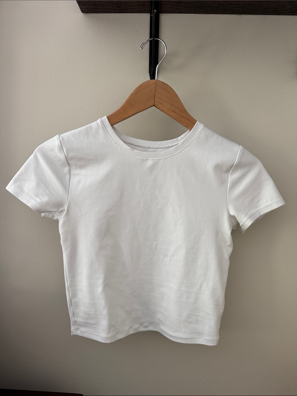 Athleta White Crewneck Cropped Tee